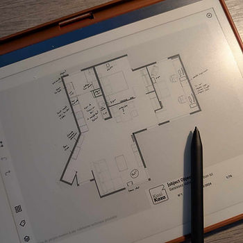 Un plan sur tablette où les meubles sont bien placés