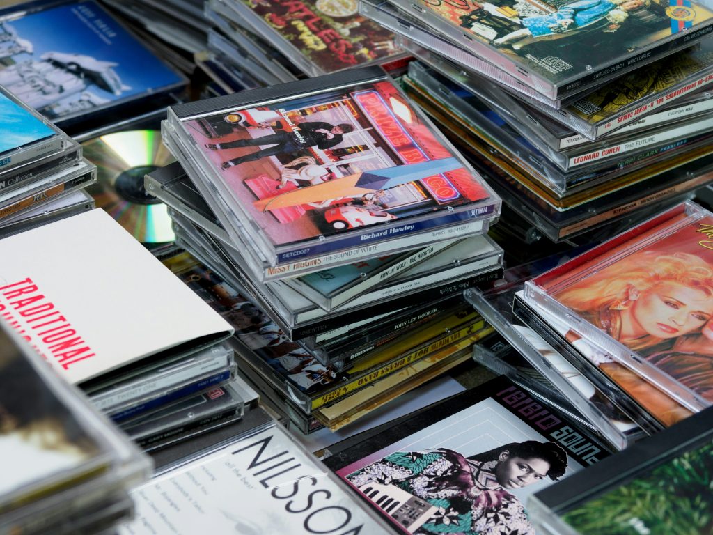 des piles de CD audio